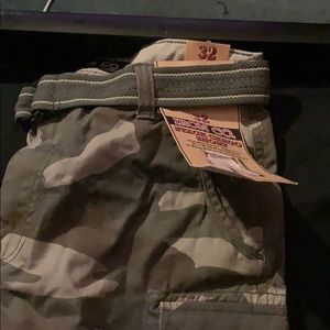 New men’s camouflage cargo shorts